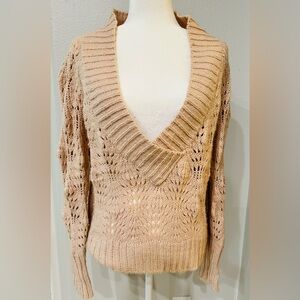 Kenneth Cole light pink sweater. Size Medium.
